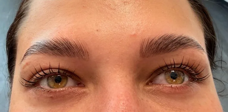 Lash & Browlifting Bild – MOnB Cosmetics Salzburg, Hallein & Innsbruck