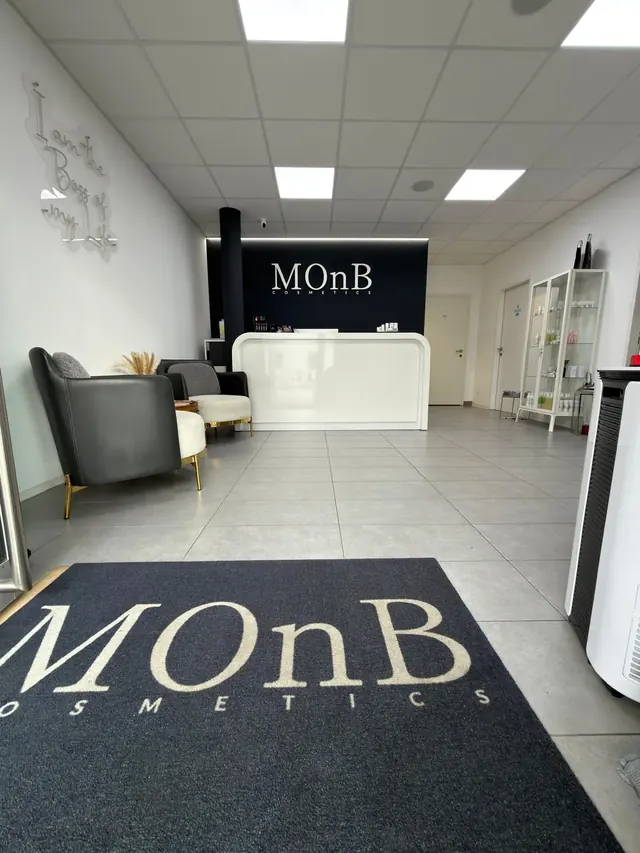 MOnB Kosmetikstudio Hallein – Empfangsbereich